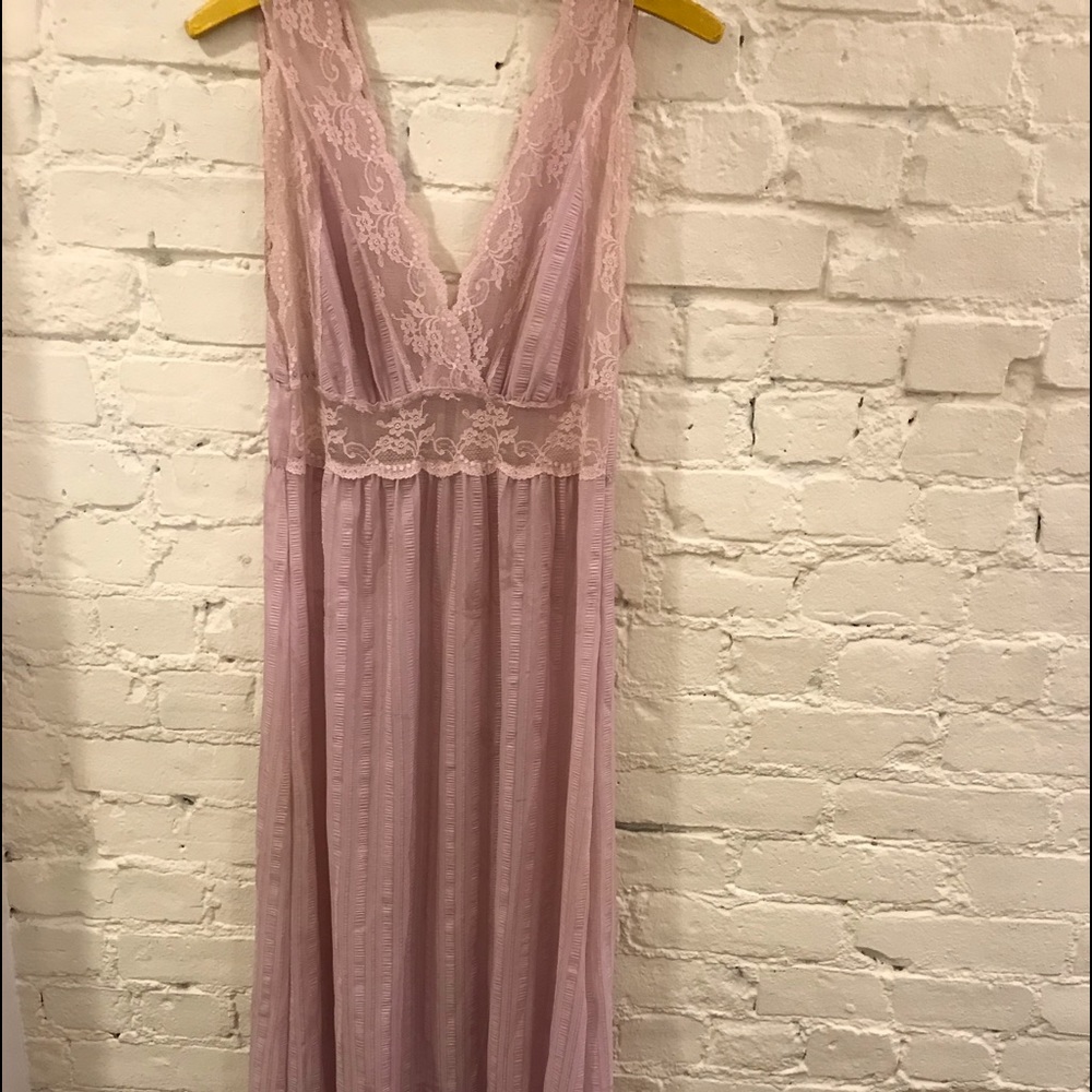 Gorgeous Rare Vintage Pink Lace Long Nightgown